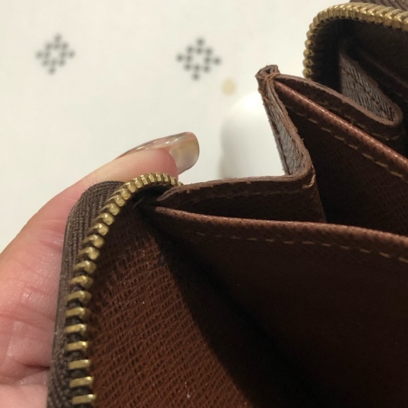 Louis Vuitton Zippy Coin Purse - Picture 6 of 6